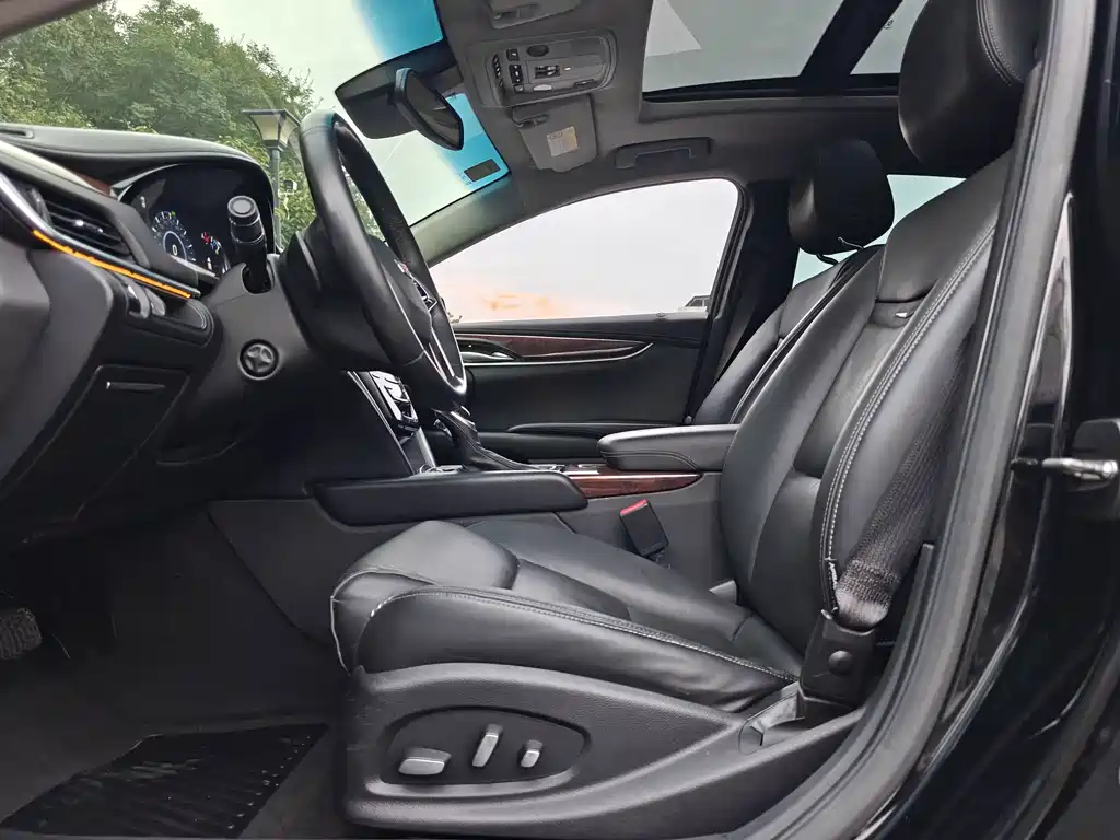 Cadillac XTS — миниатюра 8