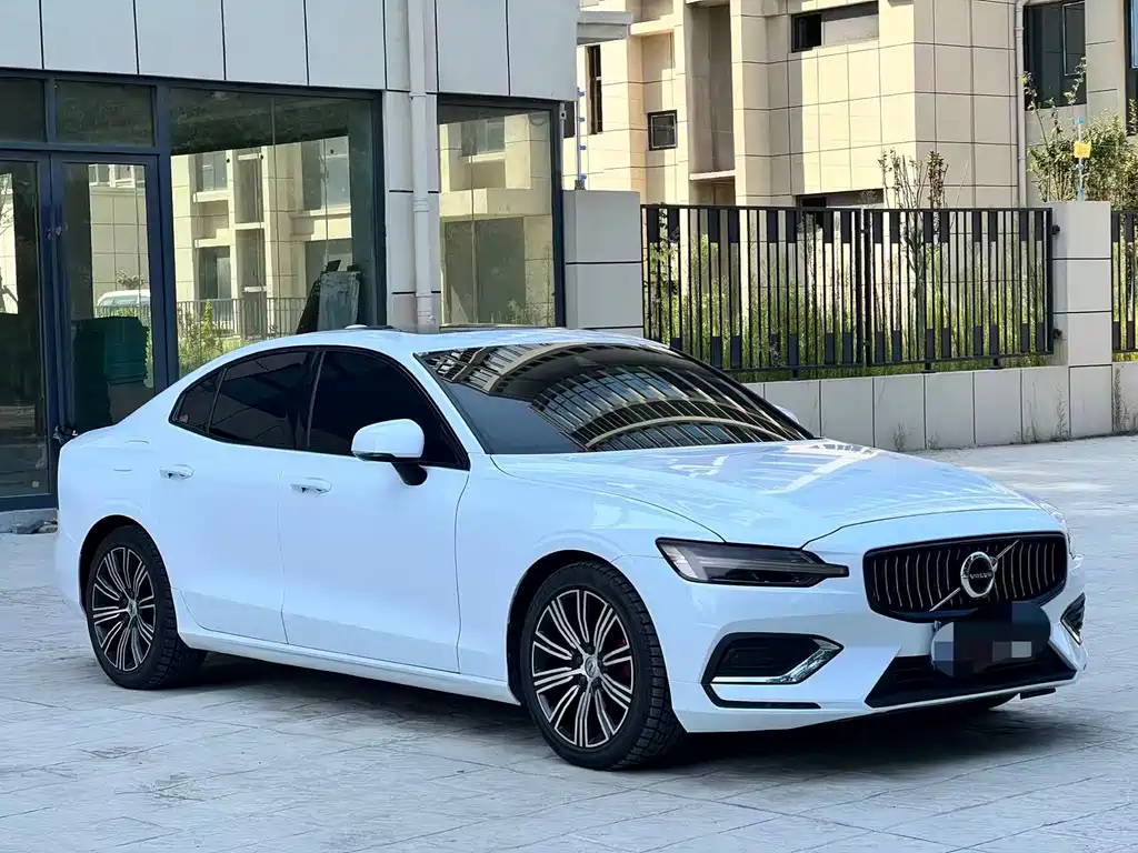 Volvo S60 — миниатюра 3