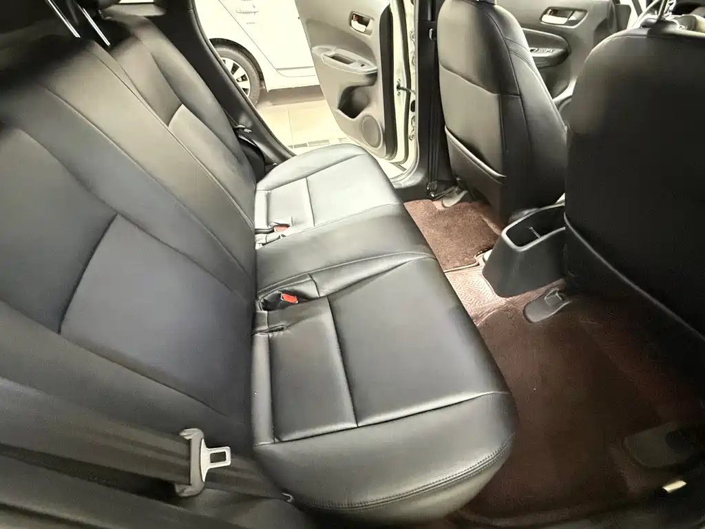 Honda Fit — миниатюра 8