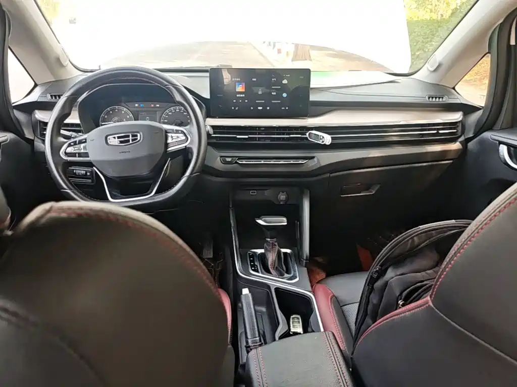 Geely Vision X3 — миниатюра 10