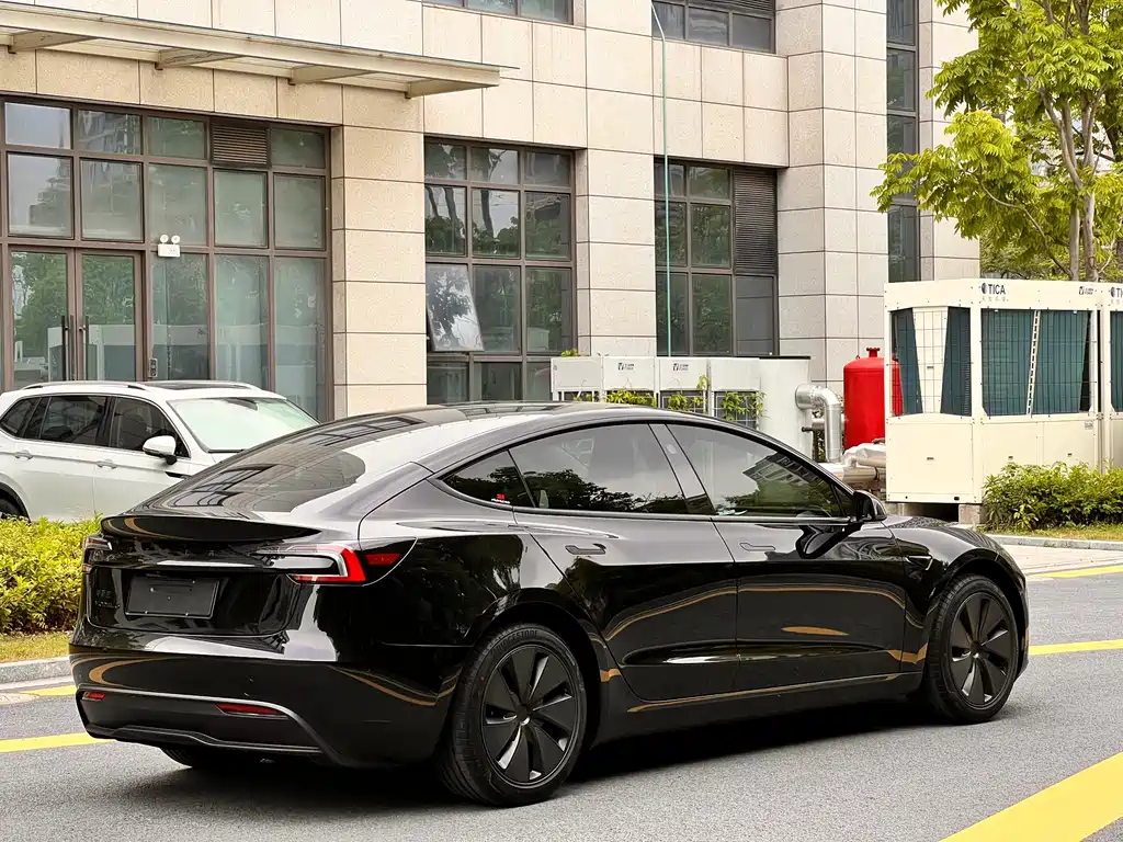 Tesla Model 3 — фотографии объявления, Фото 16