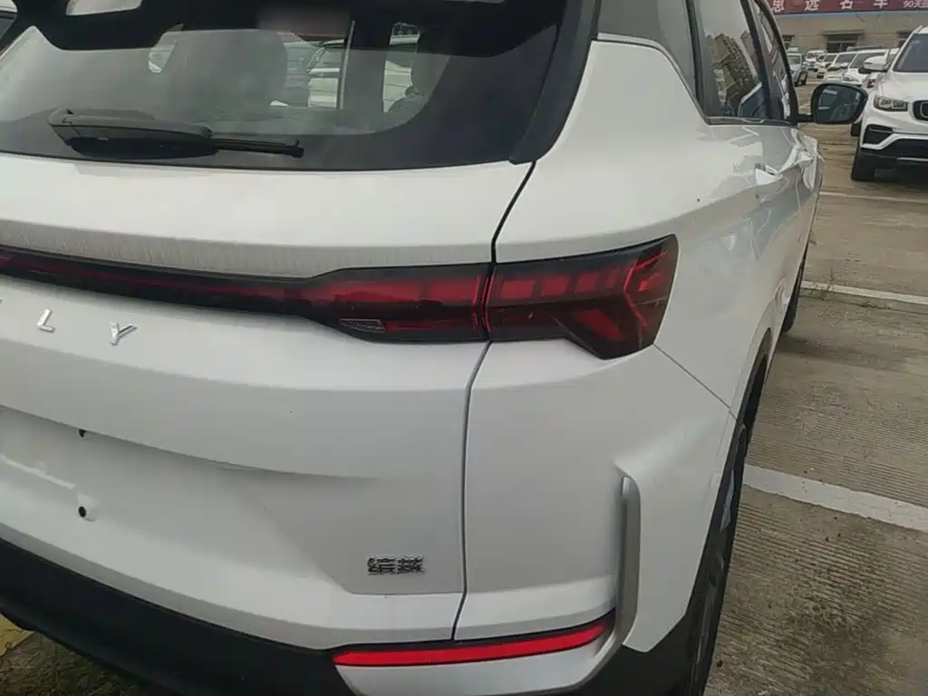 Geely Binyue — миниатюра 8