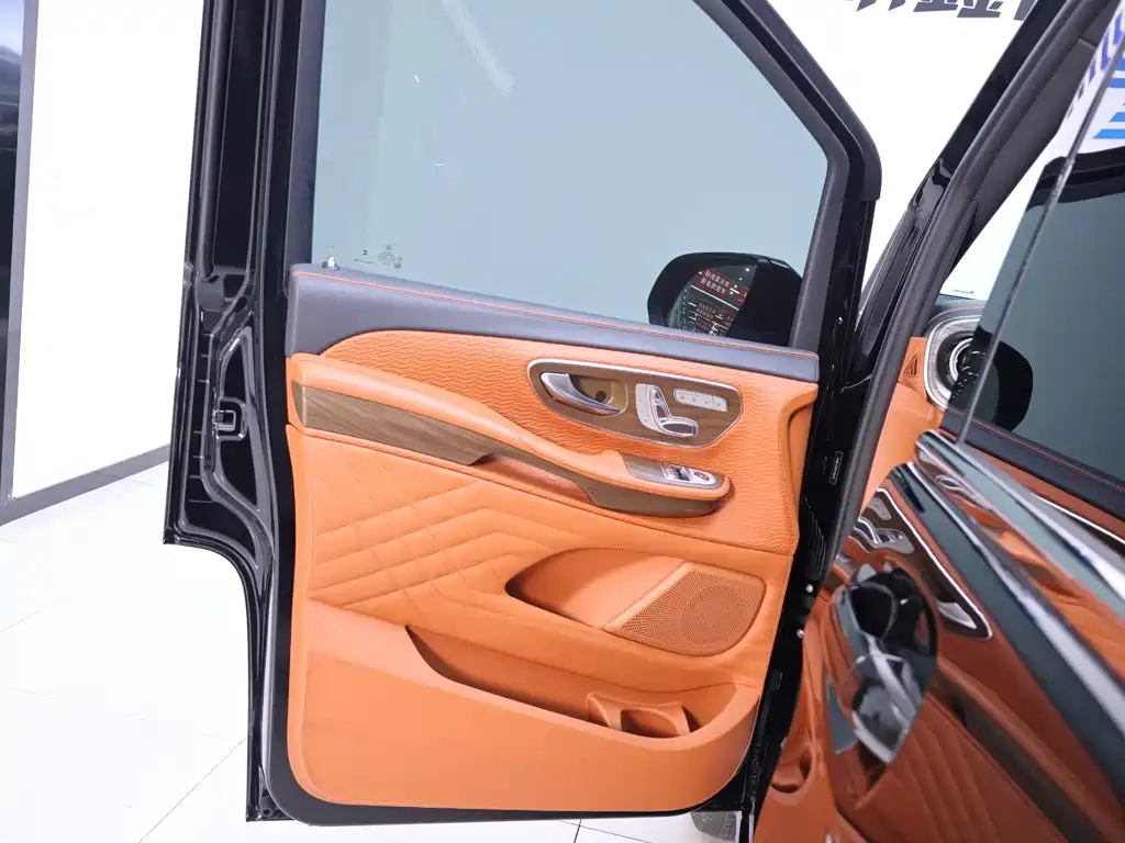 Mercedes-Benz V-Class — миниатюра 18