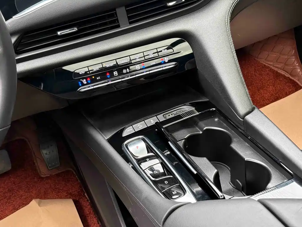 Buick Enclave — миниатюра 14