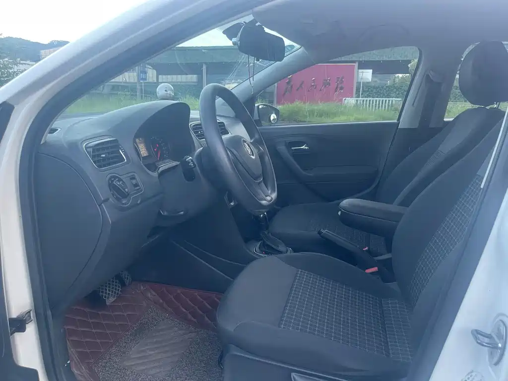 Volkswagen Polo — миниатюра 6