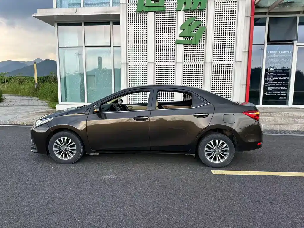 Toyota Corolla — миниатюра 5