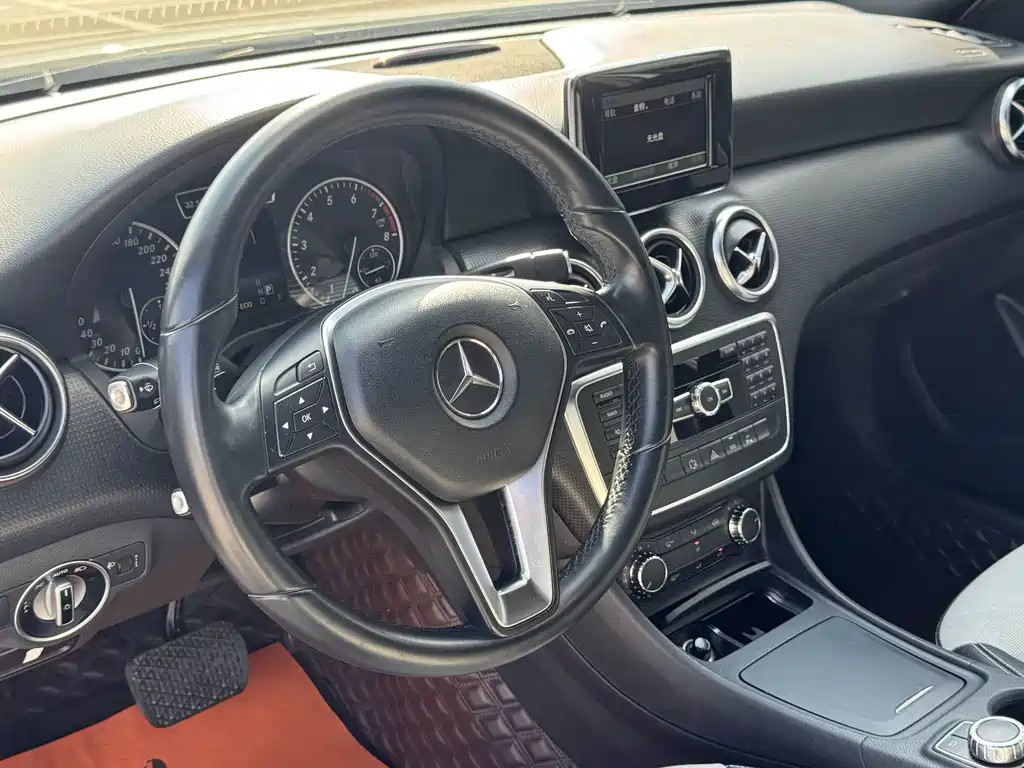 Mercedes-Benz A-Class (Import) — миниатюра 13