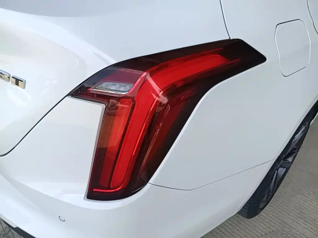 Cadillac CT4 — миниатюра 8