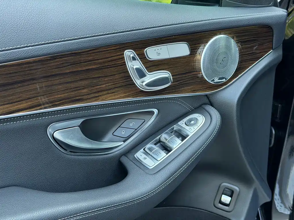 Mercedes-Benz GLC — миниатюра 12