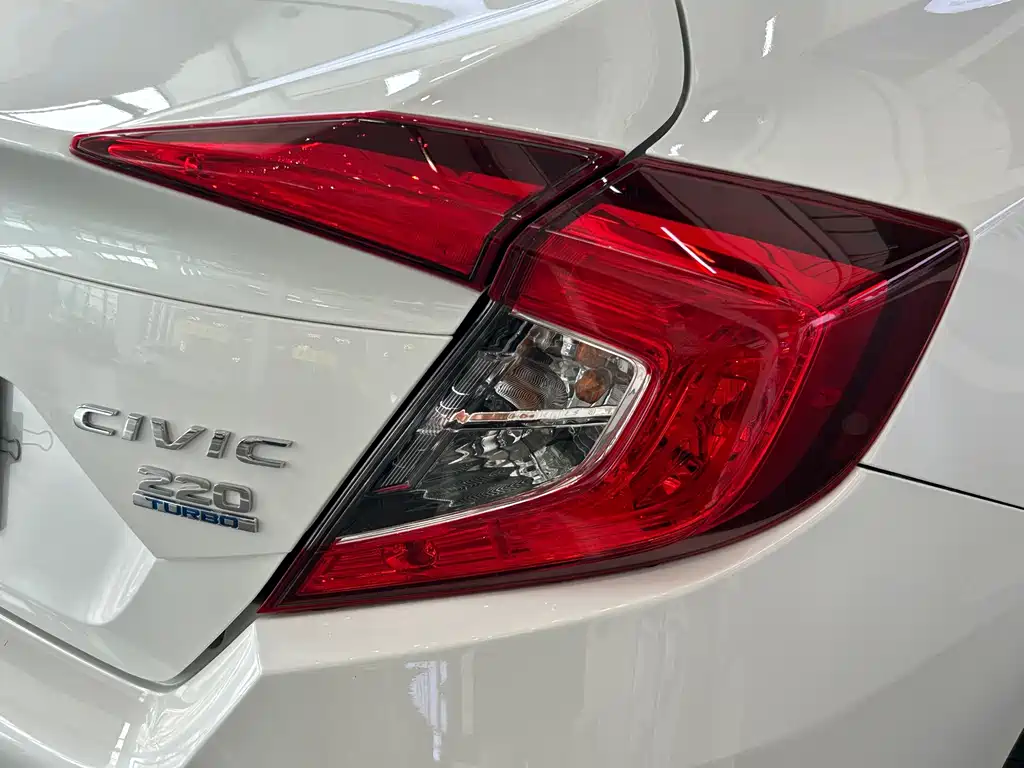 Honda Civic — миниатюра 13