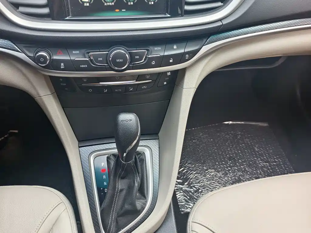 Buick Excelle — миниатюра 9