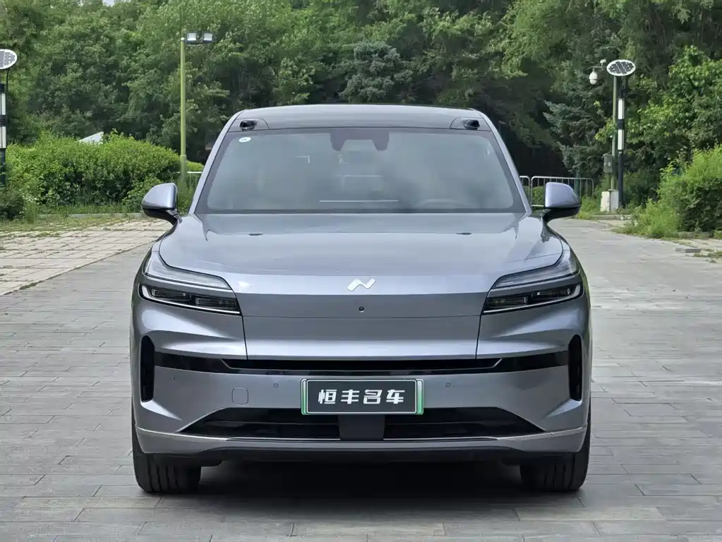 Onvo L90 2025 Ultra мест