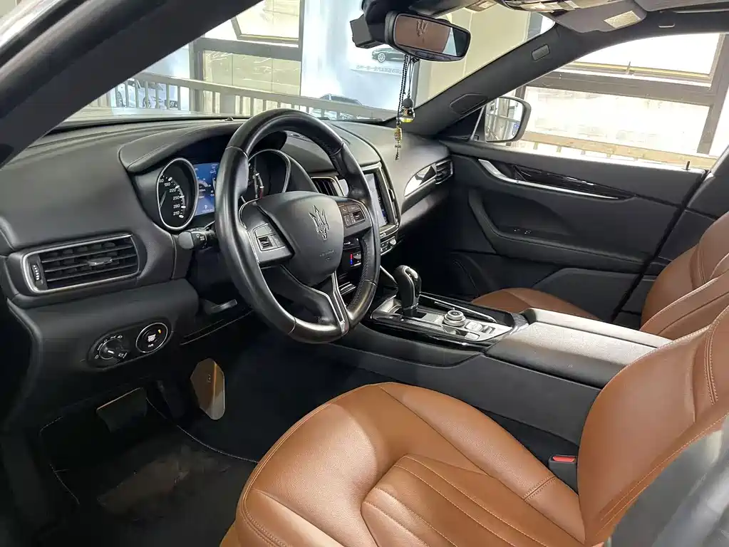 Maserati Levante — миниатюра 4