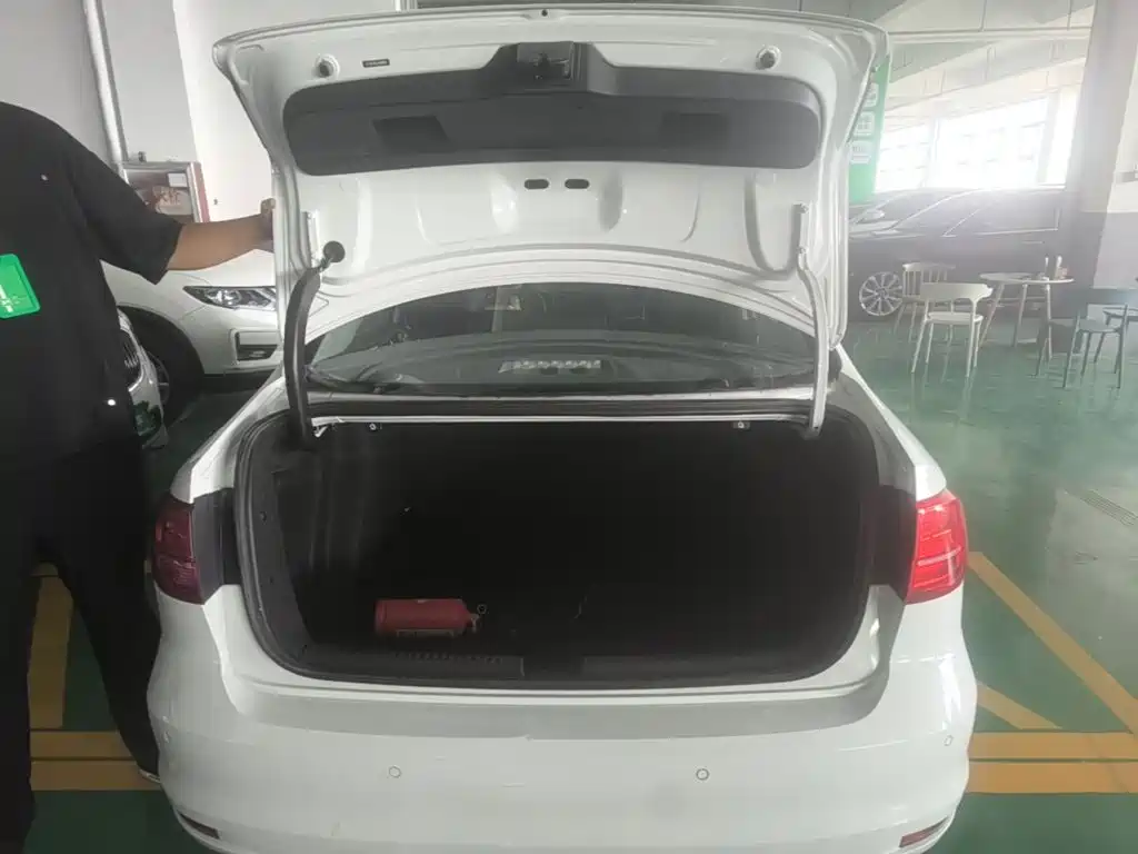 Volkswagen Sagitar — миниатюра 15
