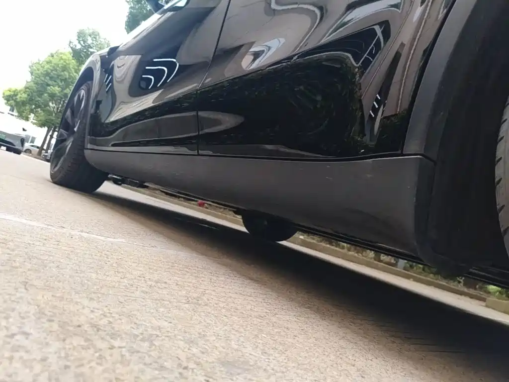 Tesla Model Y — миниатюра 22