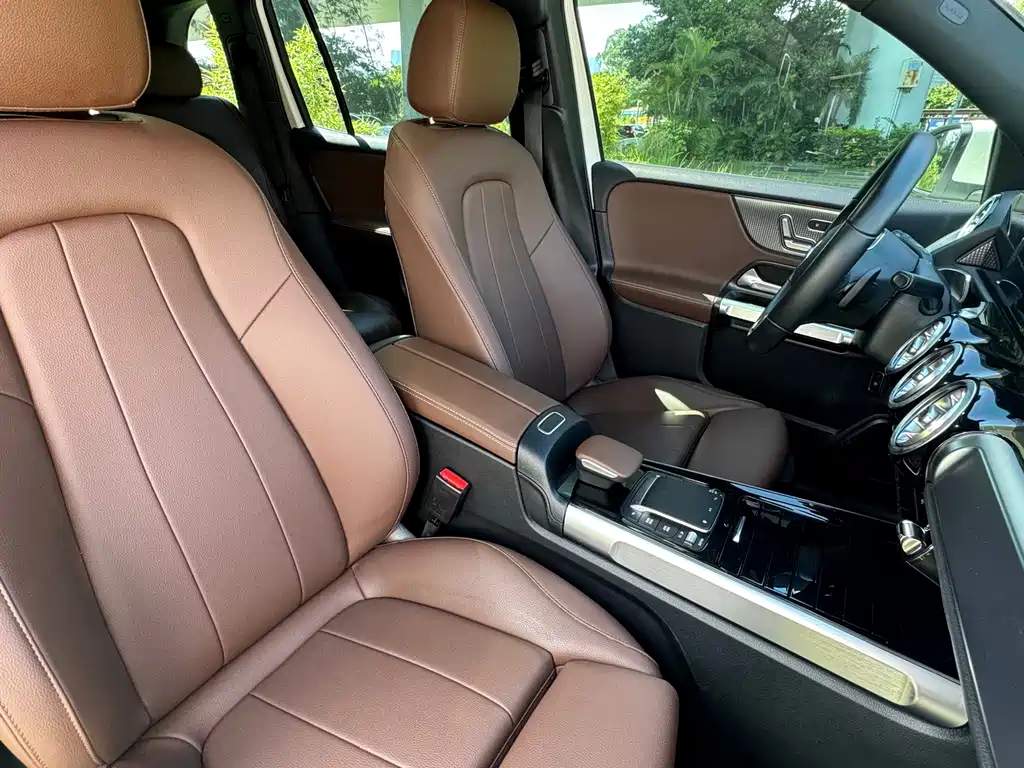 Mercedes-Benz GLB — миниатюра 12