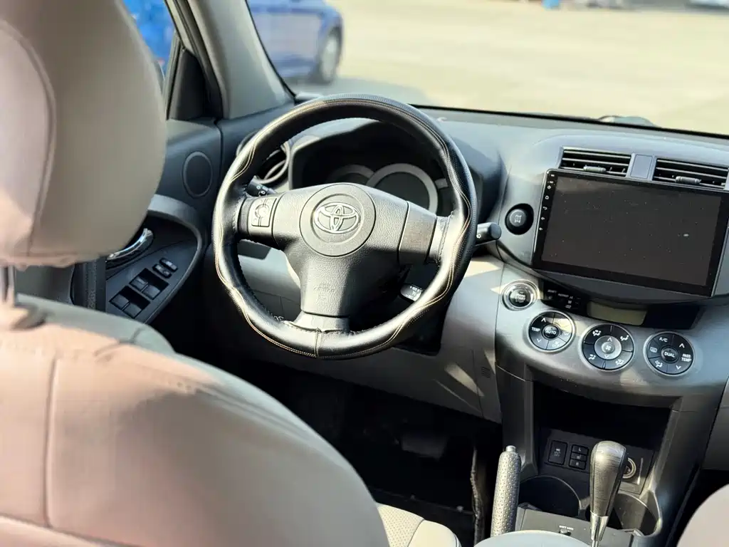 Toyota RAV4 — миниатюра 20
