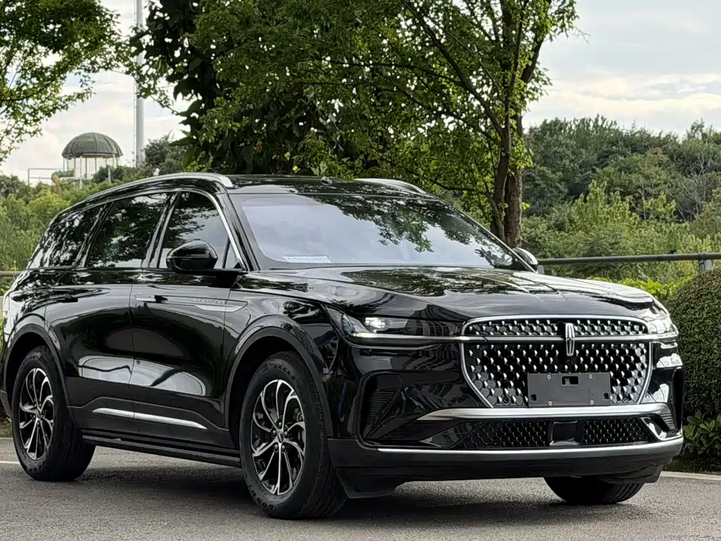 Lincoln Nautilus 2023 2.0T Premium
