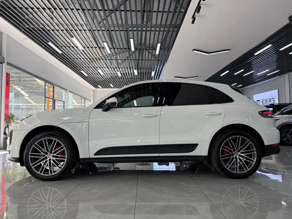 Porsche Macan — миниатюра 7