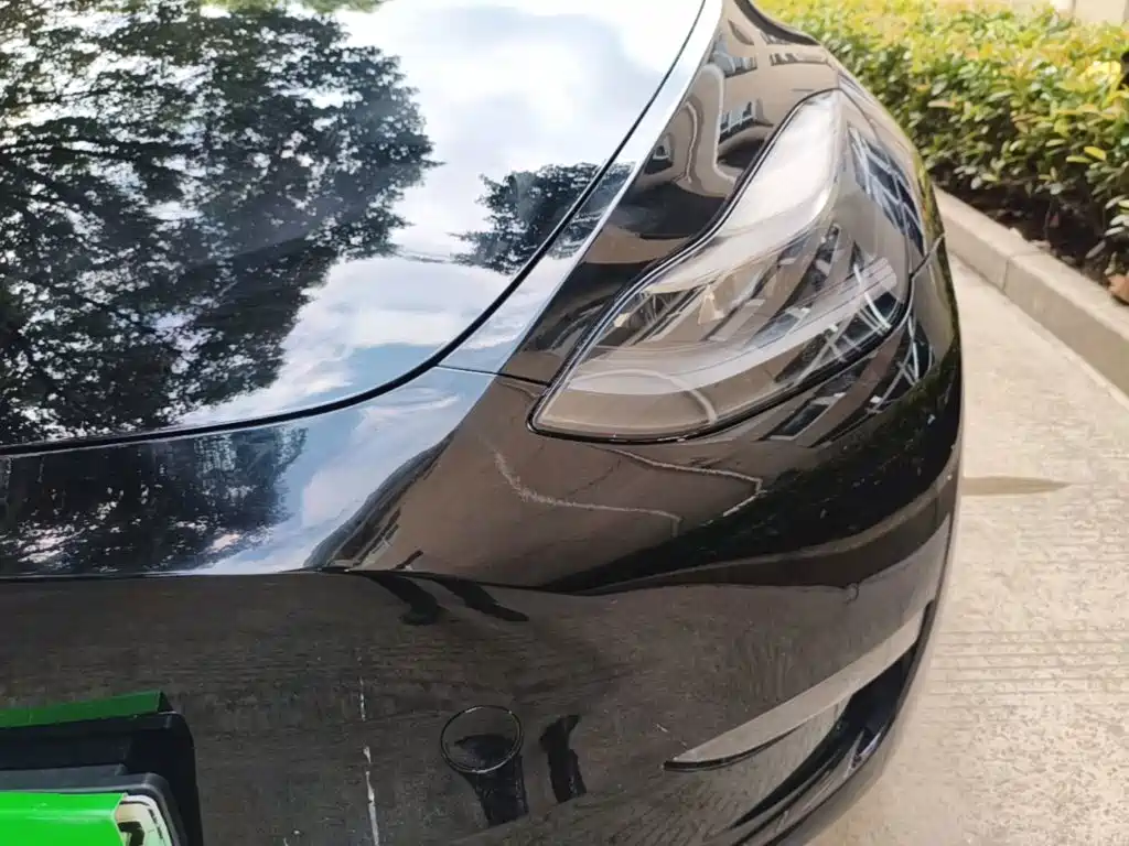 Tesla Model Y — миниатюра 24