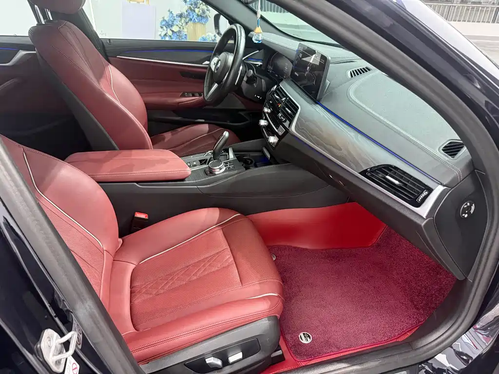 BMW 5 Series — миниатюра 5