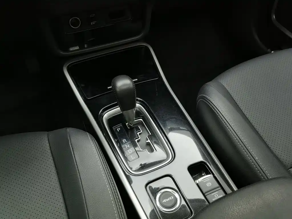 Mitsubishi Outlander — миниатюра 13