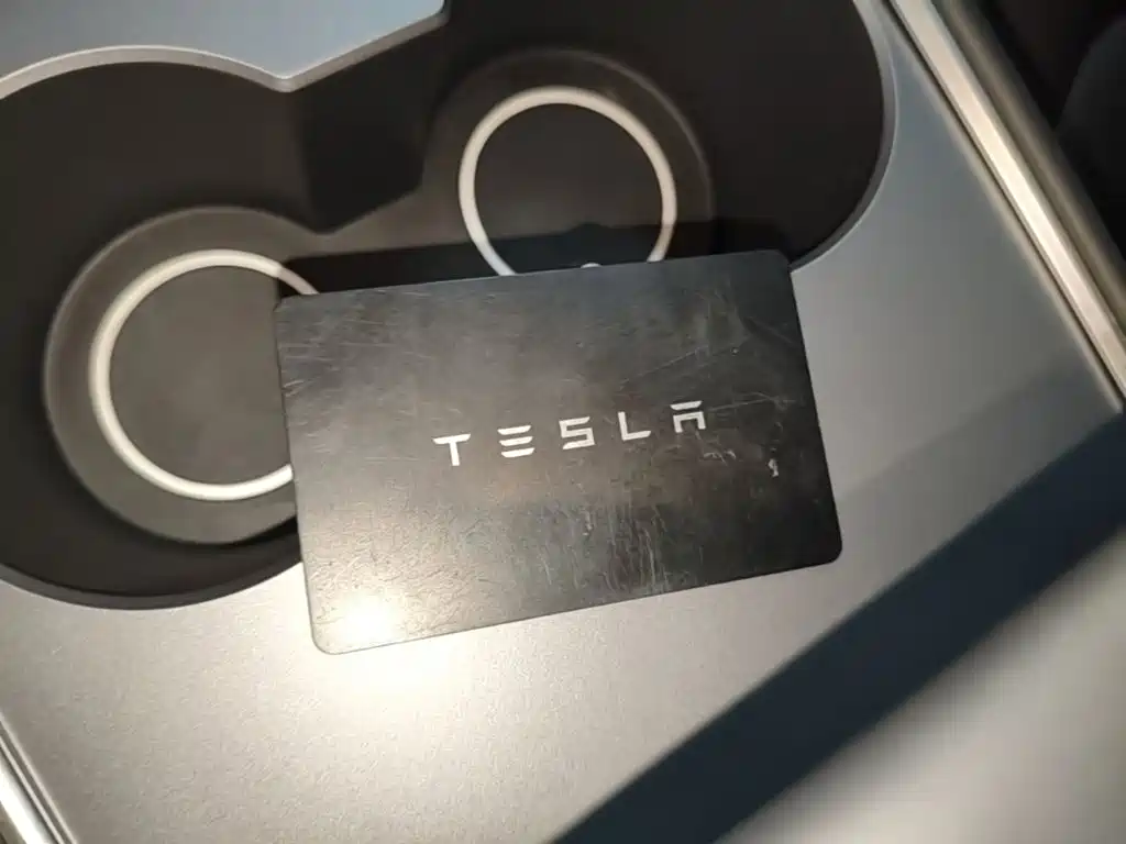 Tesla Model 3 — миниатюра 9