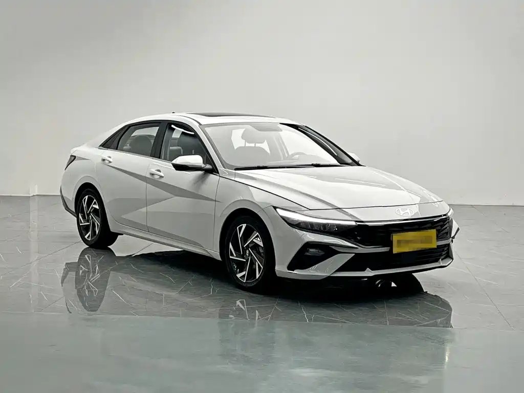 Hyundai Elantra — миниатюра 8