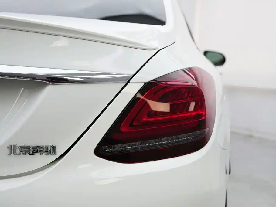 Mercedes-Benz C-Class — миниатюра 16