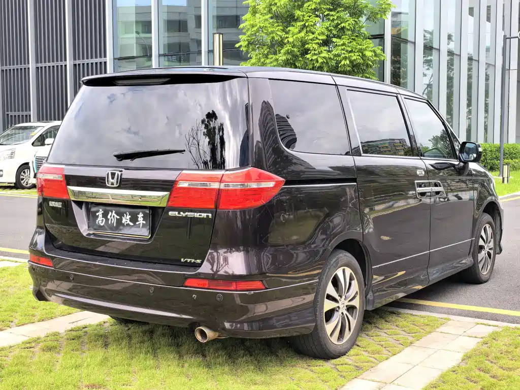 Honda Elysion — миниатюра 6