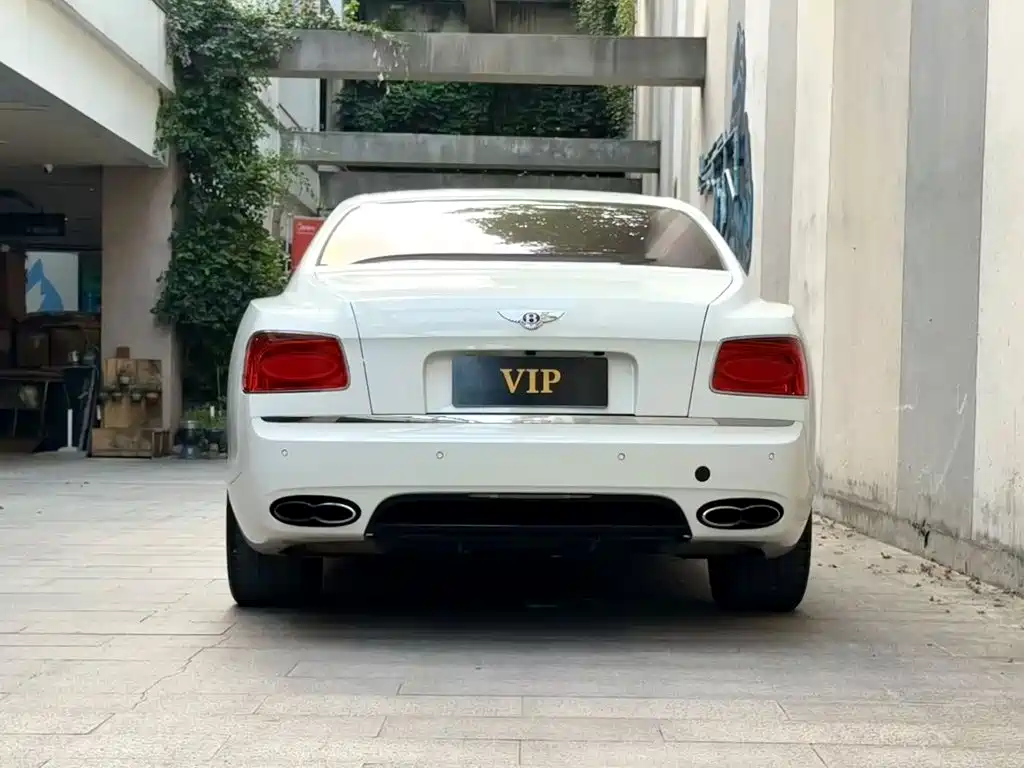 Bentley Flying Spur — миниатюра 7