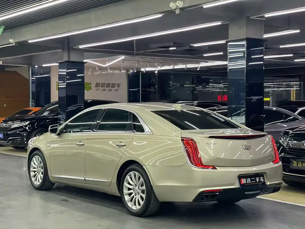 CADILLAC XTS