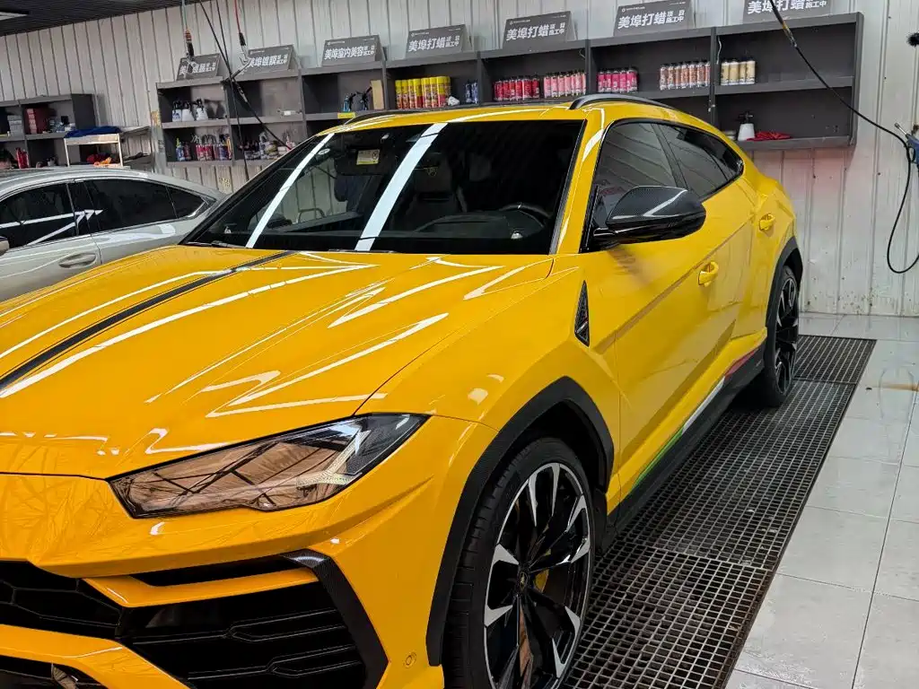 Lamborghini Urus — миниатюра 3