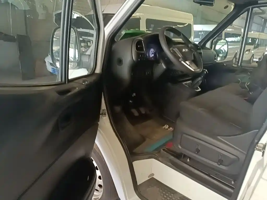 JMC Tesla — миниатюра 16