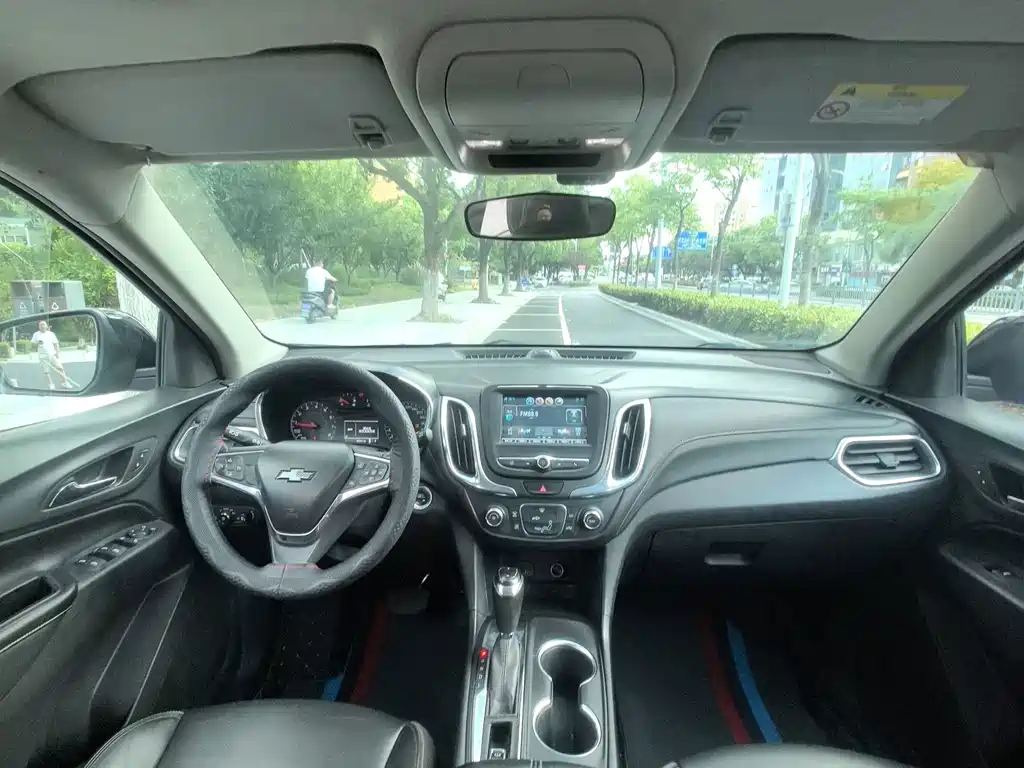 Chevrolet Equinox — миниатюра 14