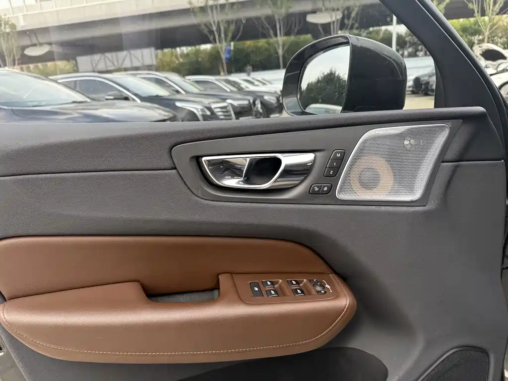Volvo XC60 — миниатюра 3