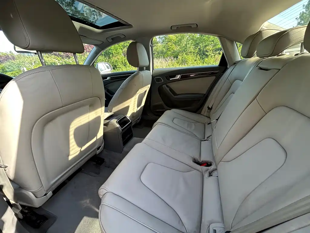 Audi A4L 2011 2.0 TFSI