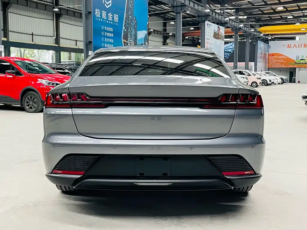 BYD Han — миниатюра 6