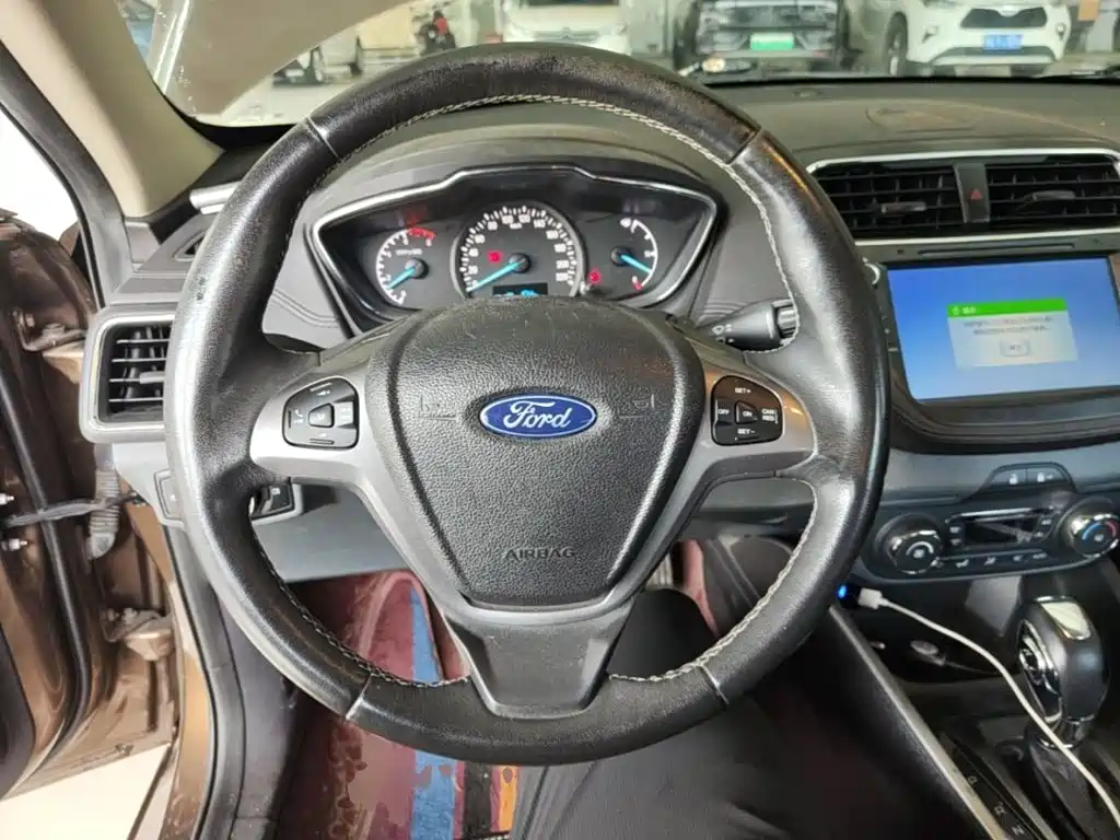 Ford Escort — миниатюра 11