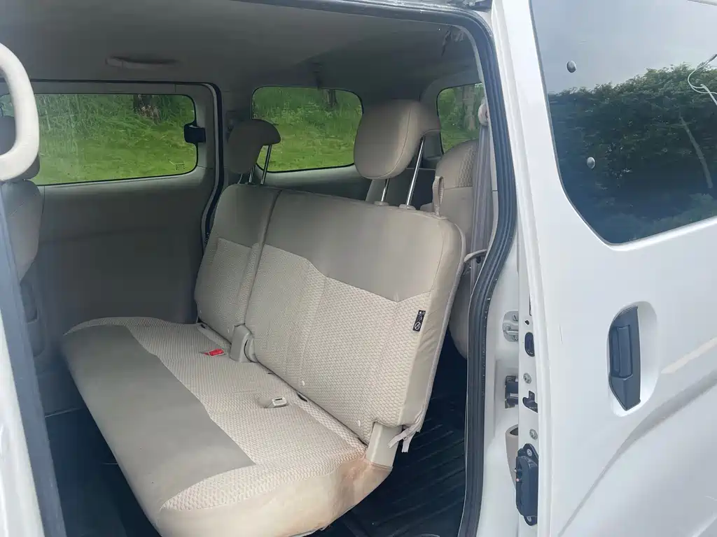 Nissan NV200 — миниатюра 6