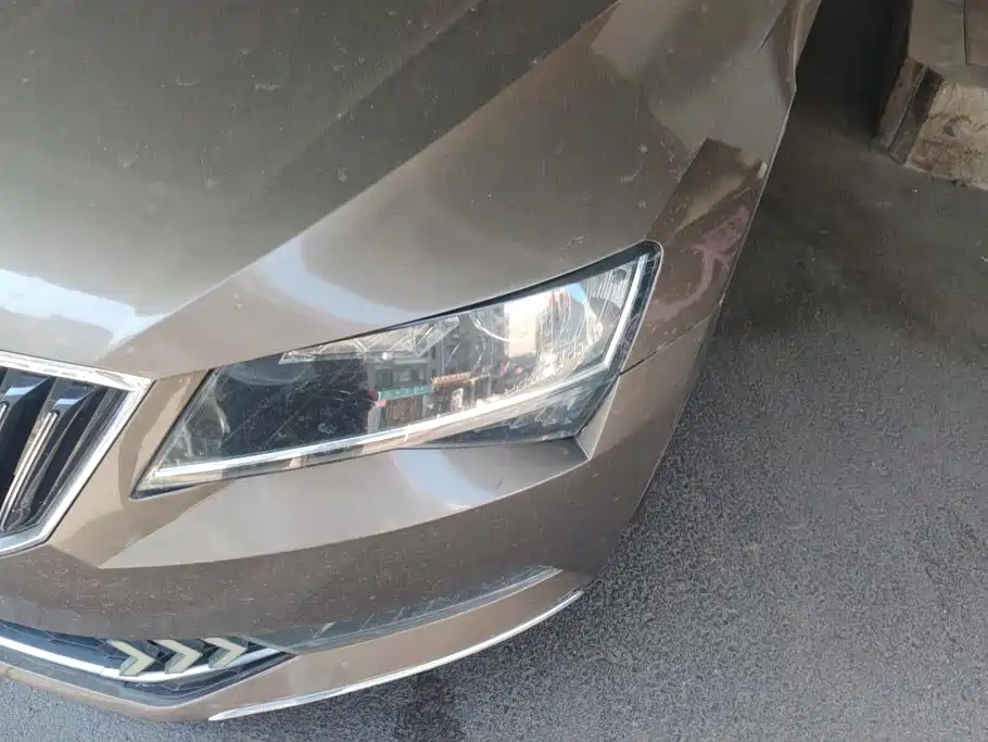 Skoda Superb — миниатюра 5