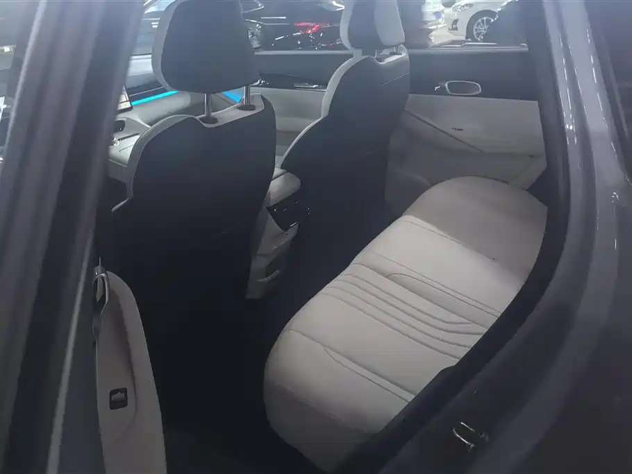 GEELY GALAXY GALAXY E5