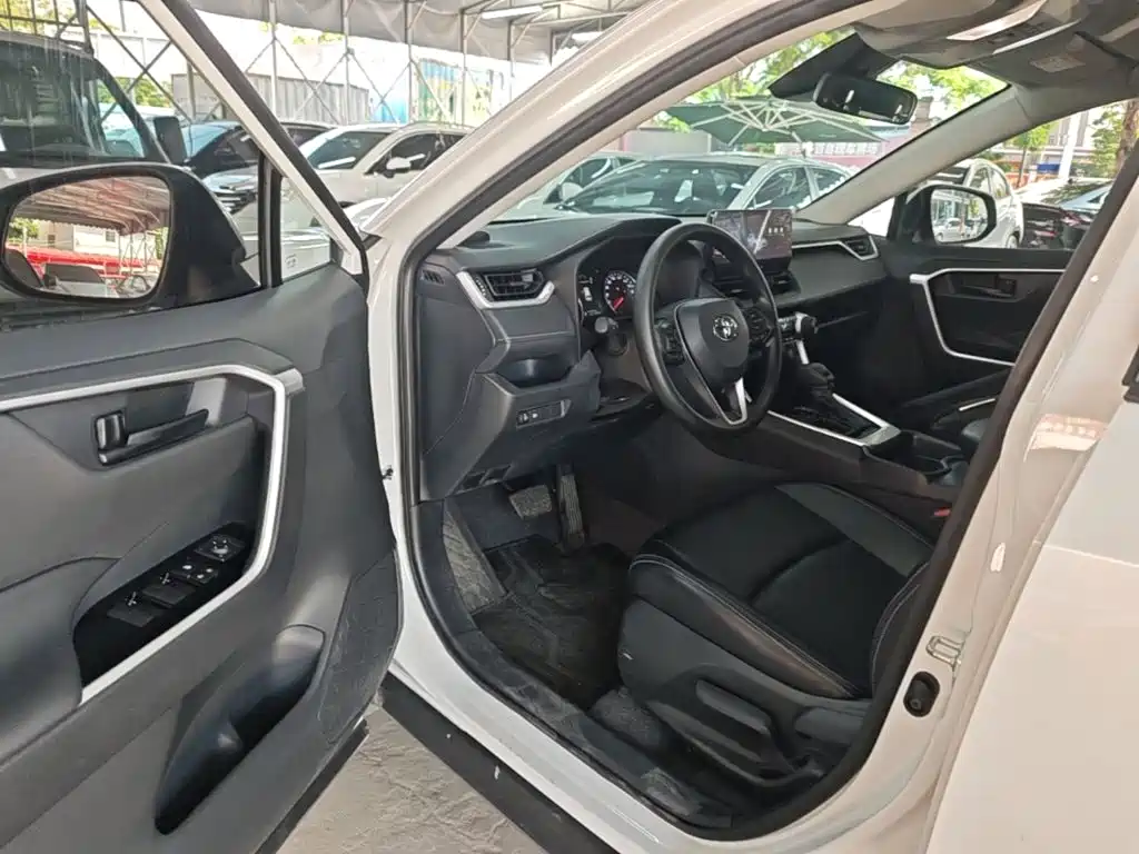 Toyota RAV4 — миниатюра 16
