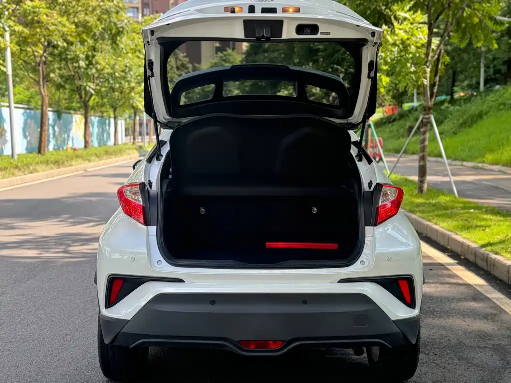 Toyota C-HR — миниатюра 8