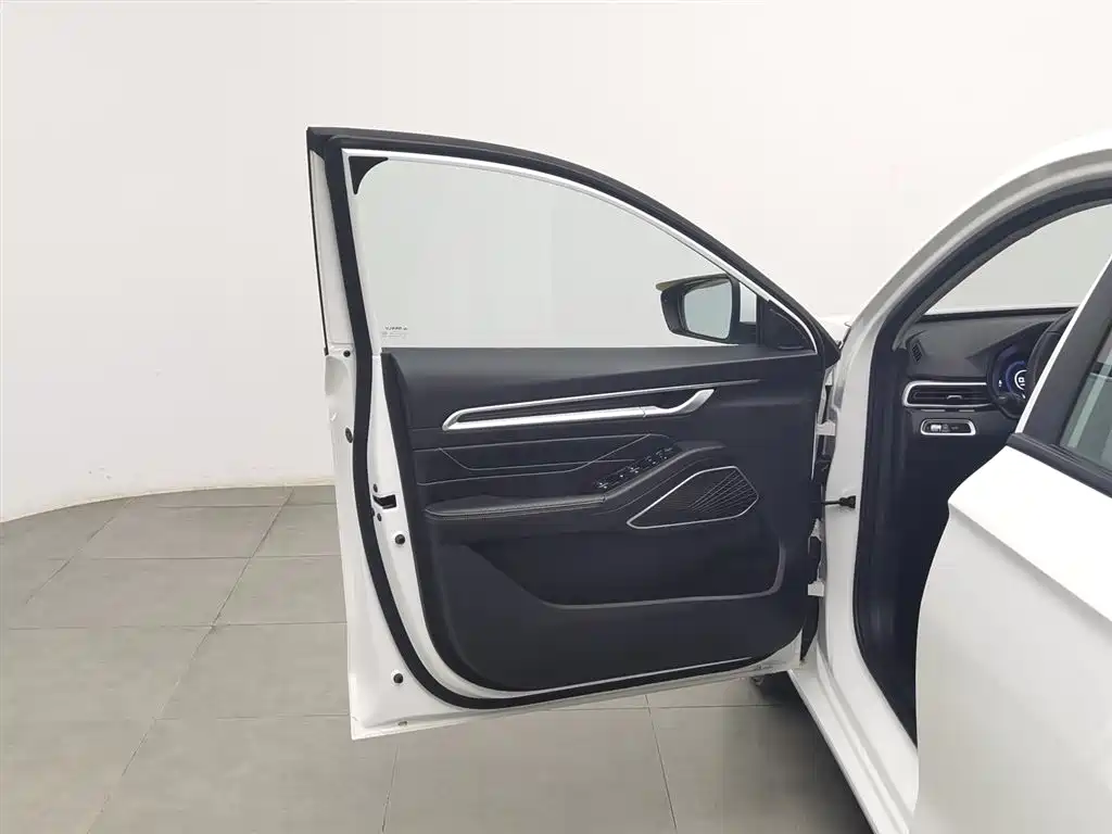 Geely Emgrand 2023 4 Champion 1.5L CVT Luxury