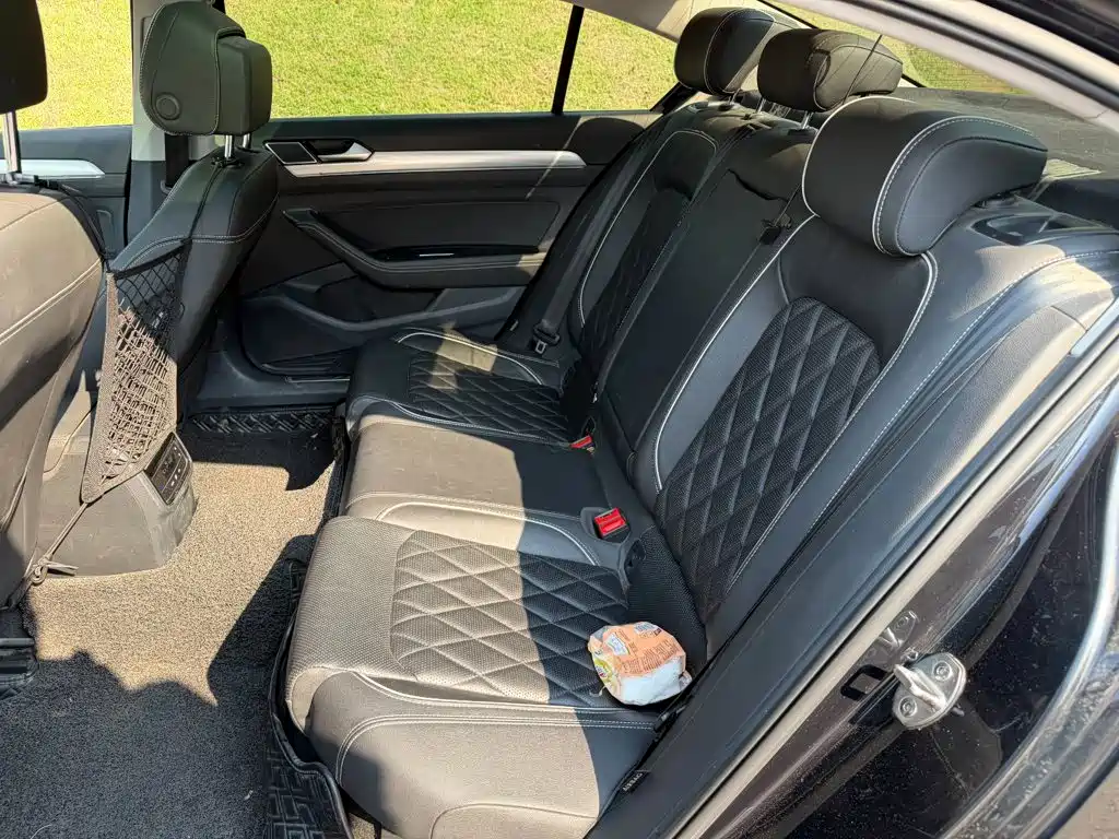 Volkswagen Magotan PHEV — миниатюра 12