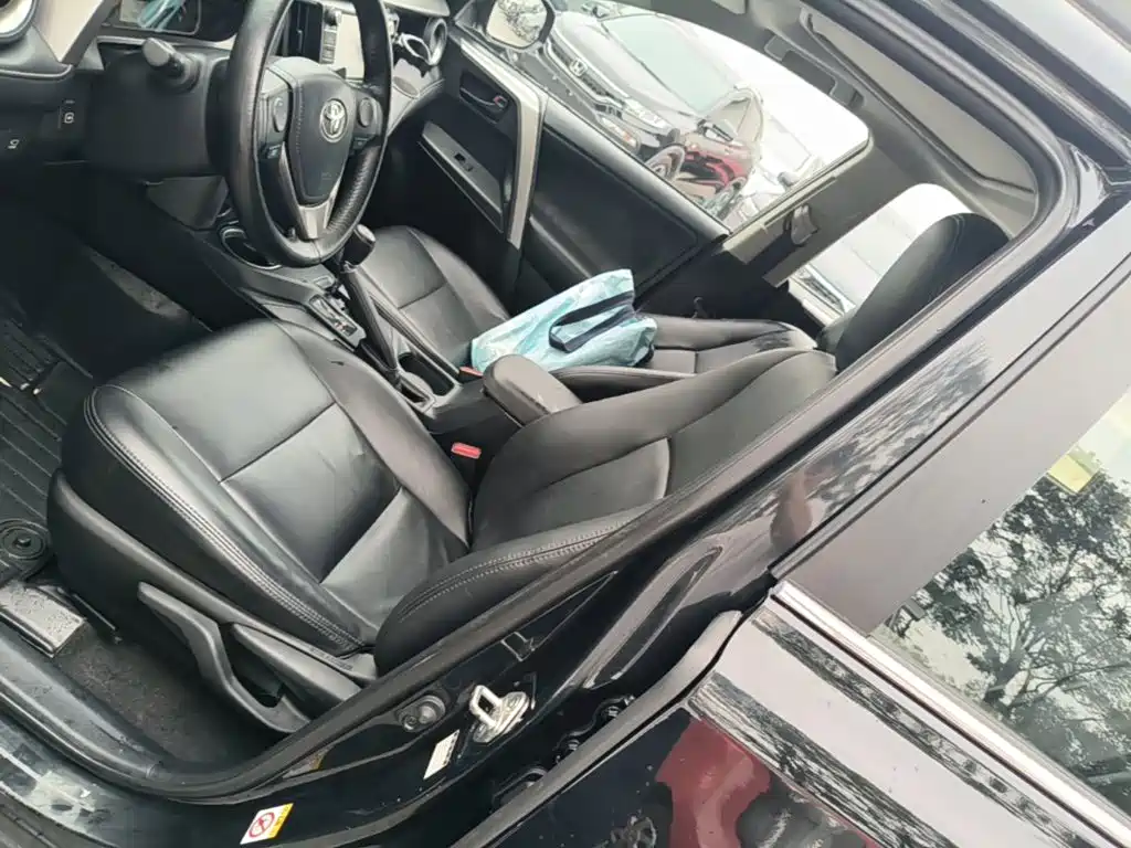 Toyota RAV4 — миниатюра 15