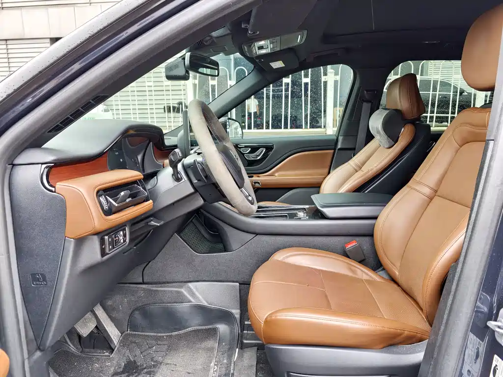 Lincoln Aviator — миниатюра 11
