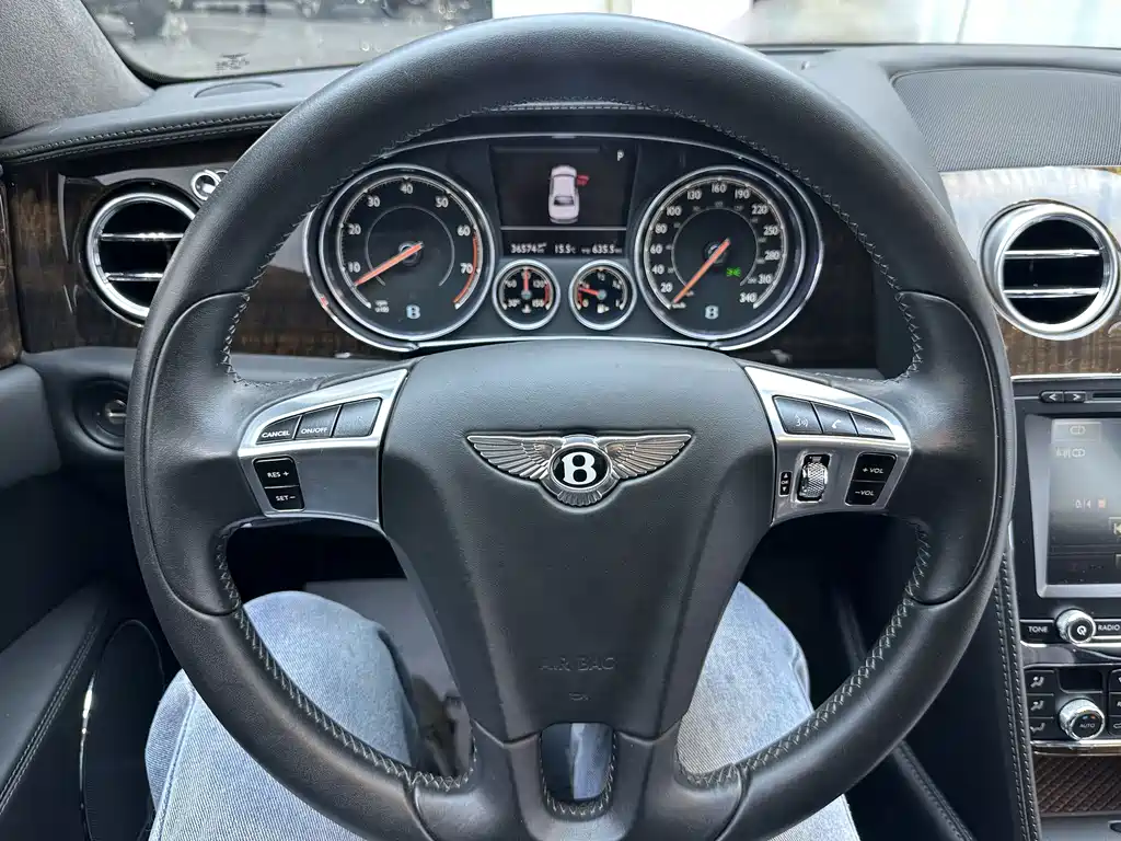 Bentley Flying Spur — миниатюра 16