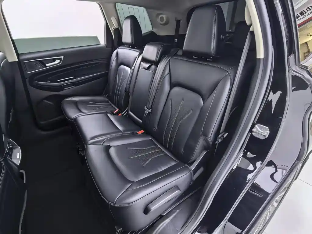 Ford Edge — миниатюра 16
